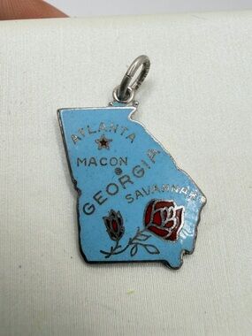VTG stamped sterling silver, Wells Georgia State Charm/Pendant, Blue/Red enamel!